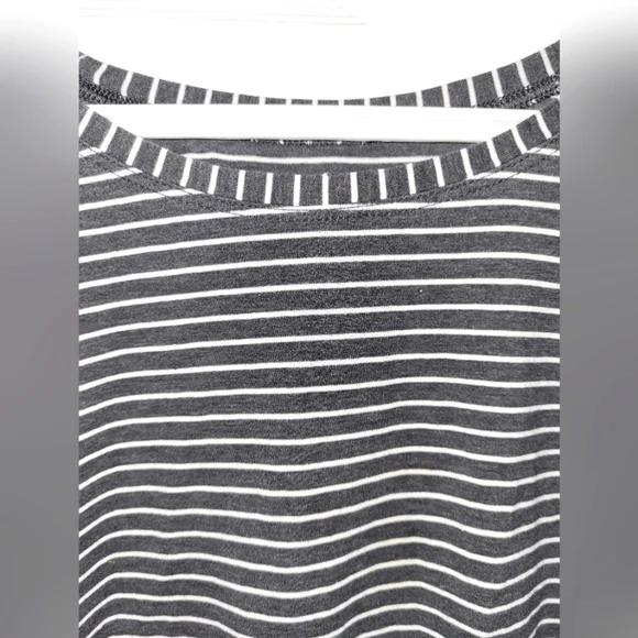 Lululemon womens long sleeve shirt - Picture 3 of 3